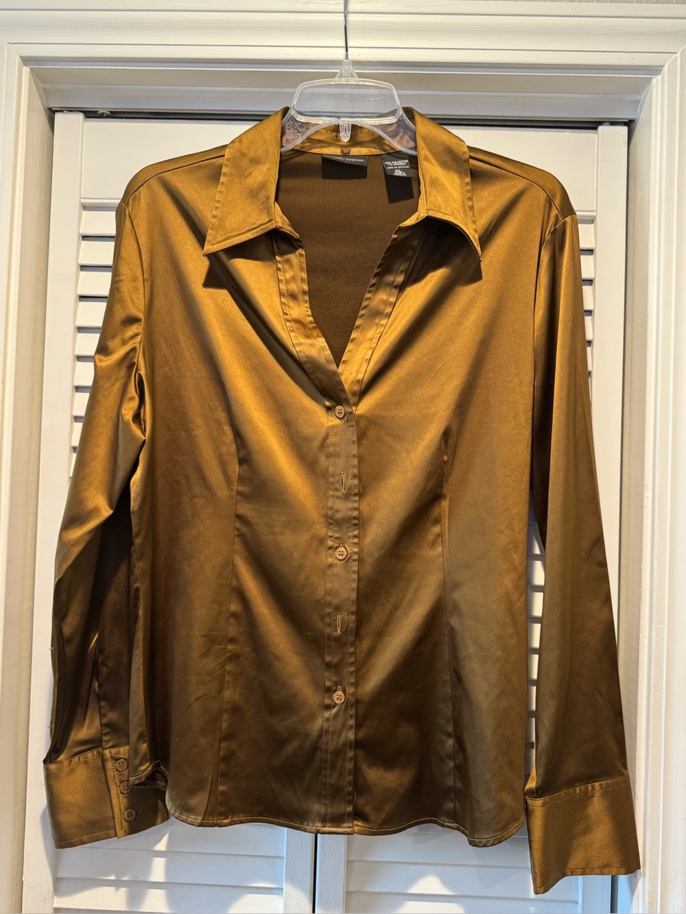 vintage New York & Company gold/bronze satin stretch button-down blouse. Size XL